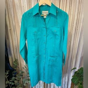 Mojito linen Guayabera dress turquoise long sleeve pleated details & pockets.